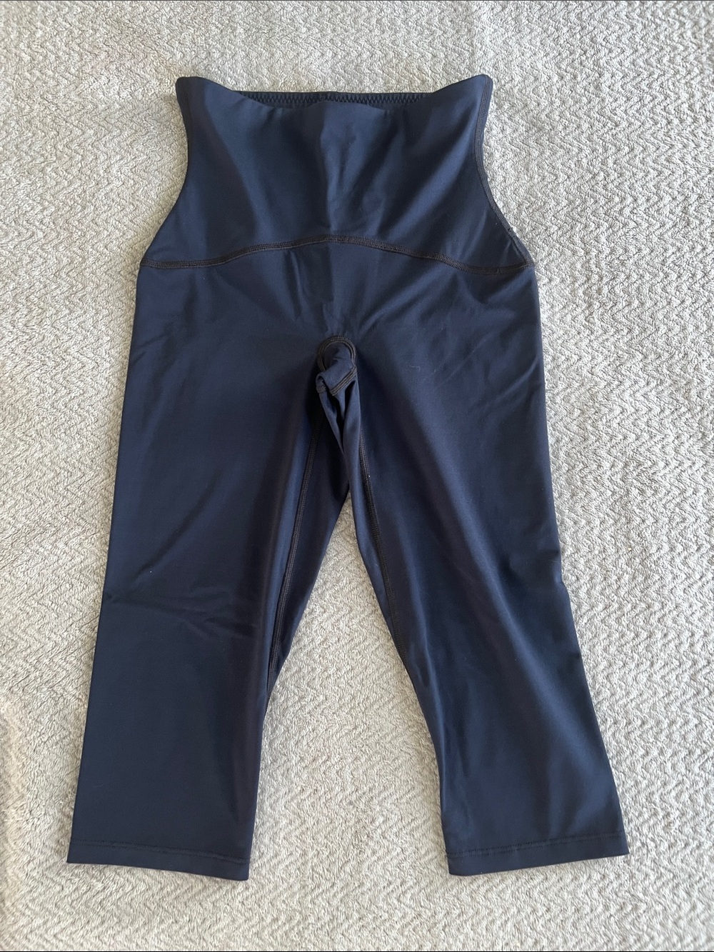 SPANX Navy Blue High-Rise Performance Capri Leggings Size Small Shapewear